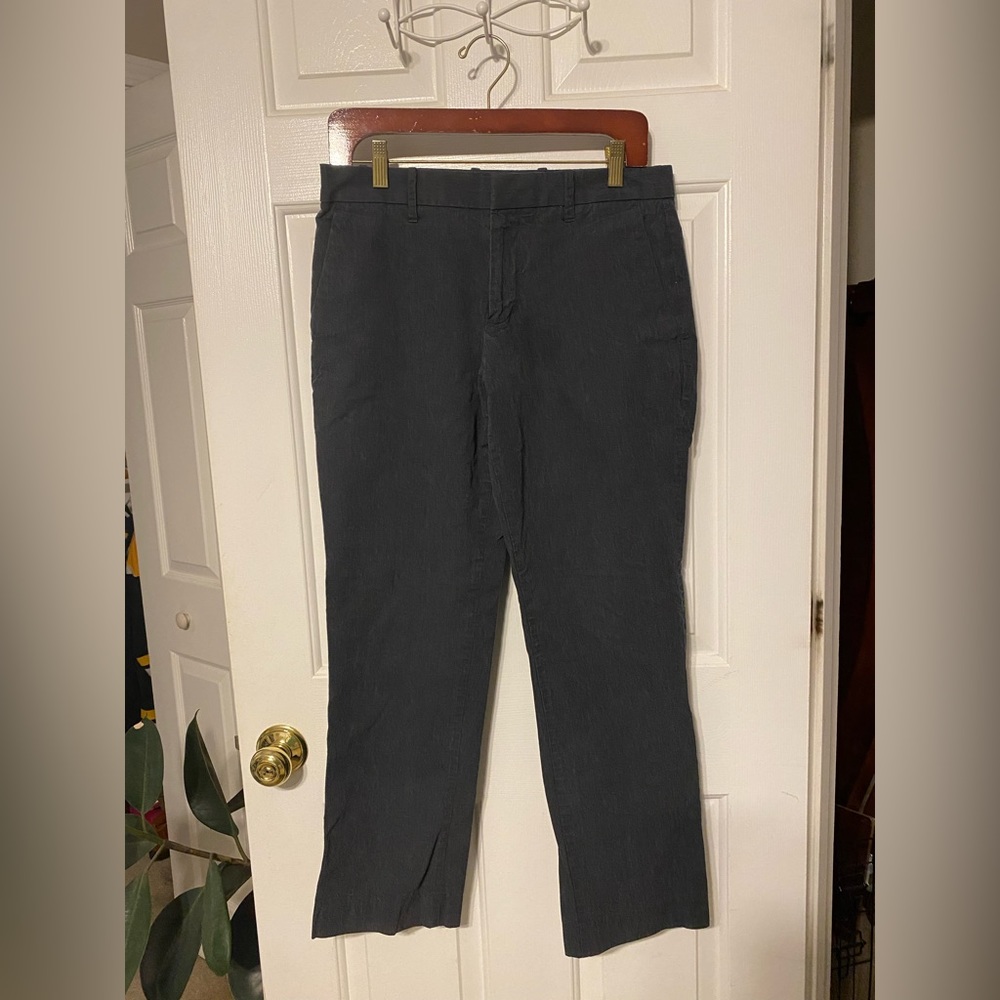 Gap Mens Straight Size 30x30 Grey Khakis